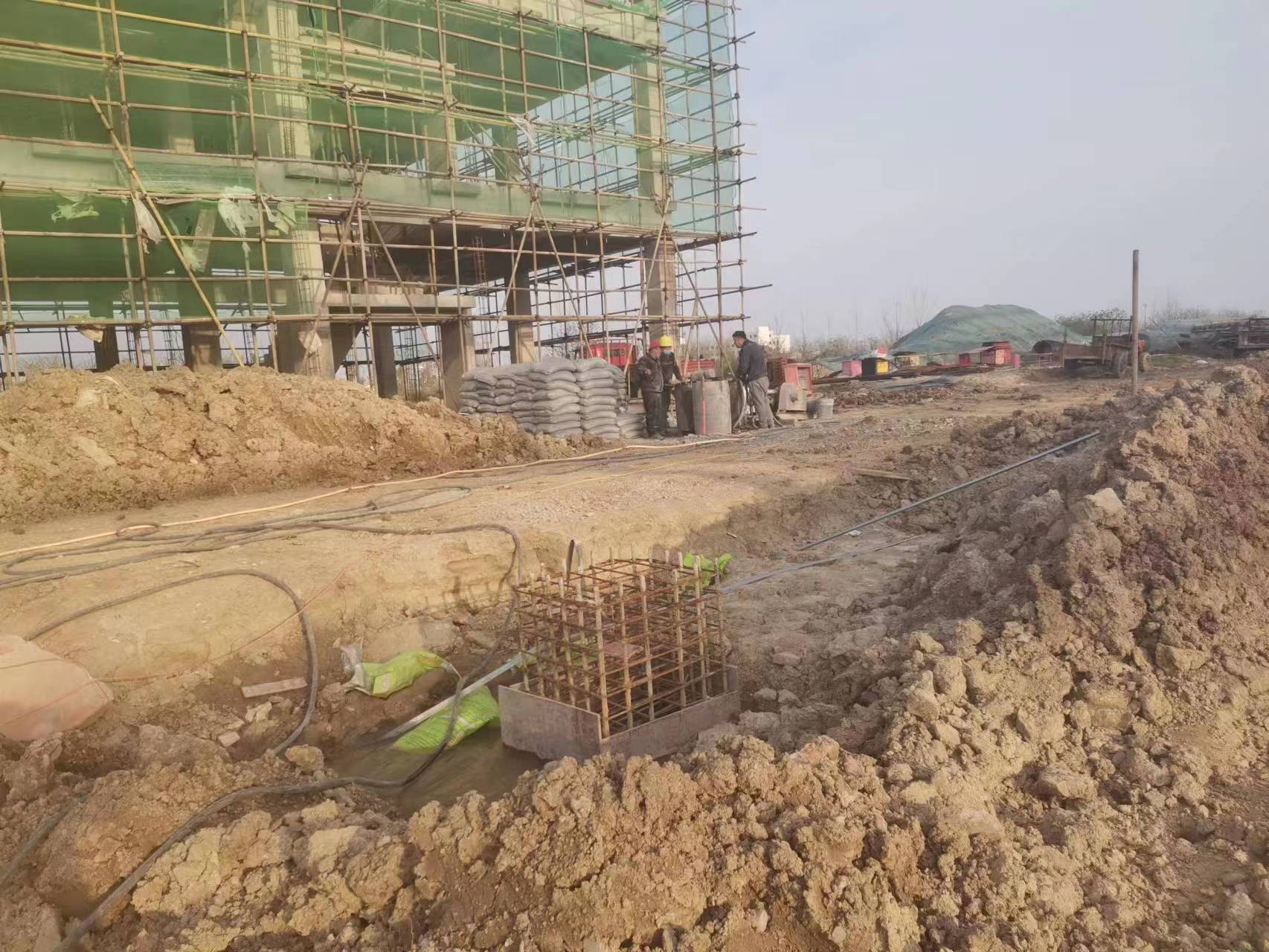 毛道乡当桥梁出现裂缝的时候应该及时加固修补